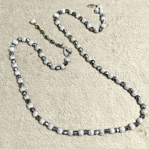Vintage Trifari Crown 1962 White Rhodium Beaded Necklace "Electra Collection" - Picture 3 of 15